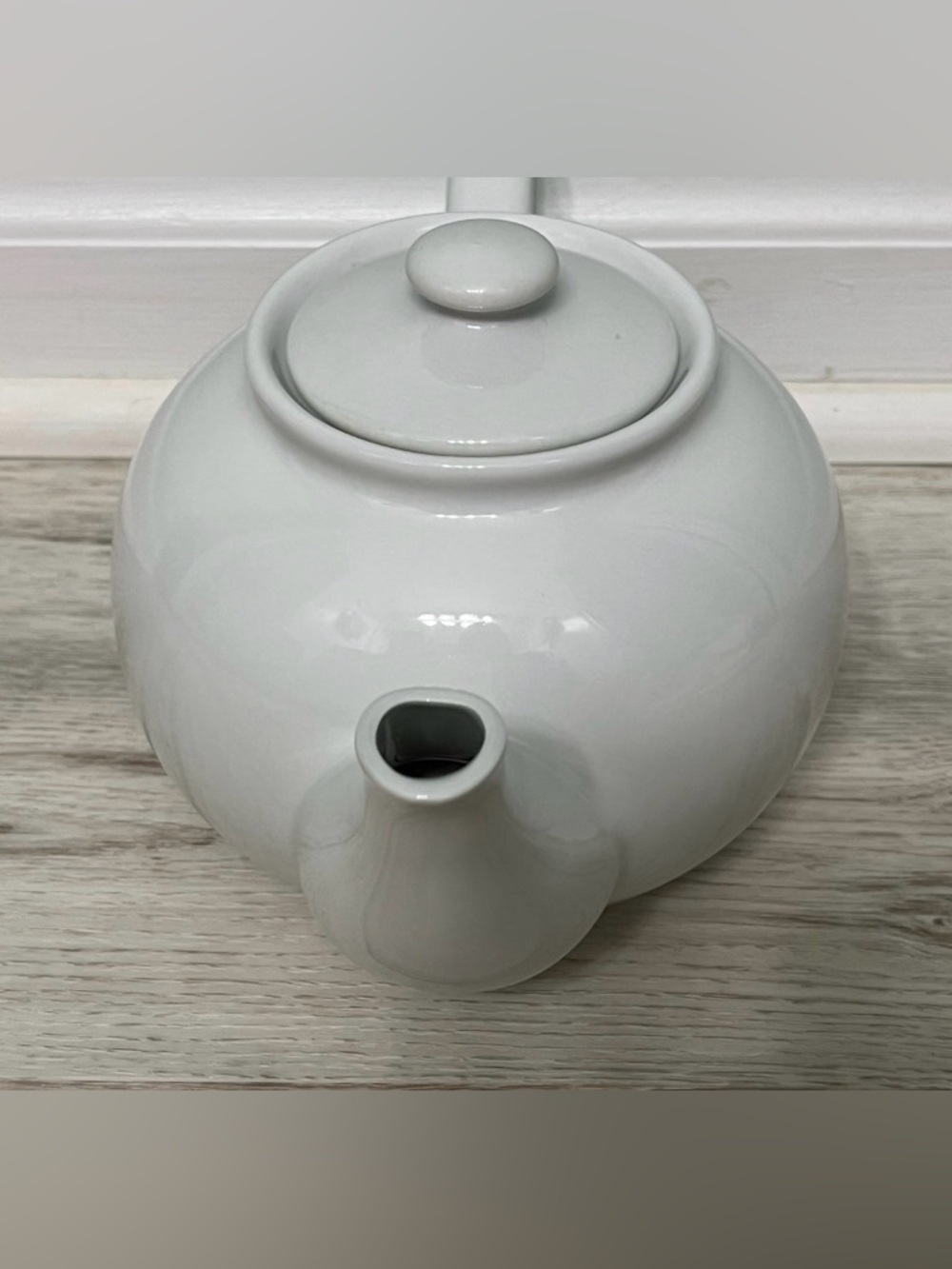 White Ceramic Teapot - Picture 4 of 12